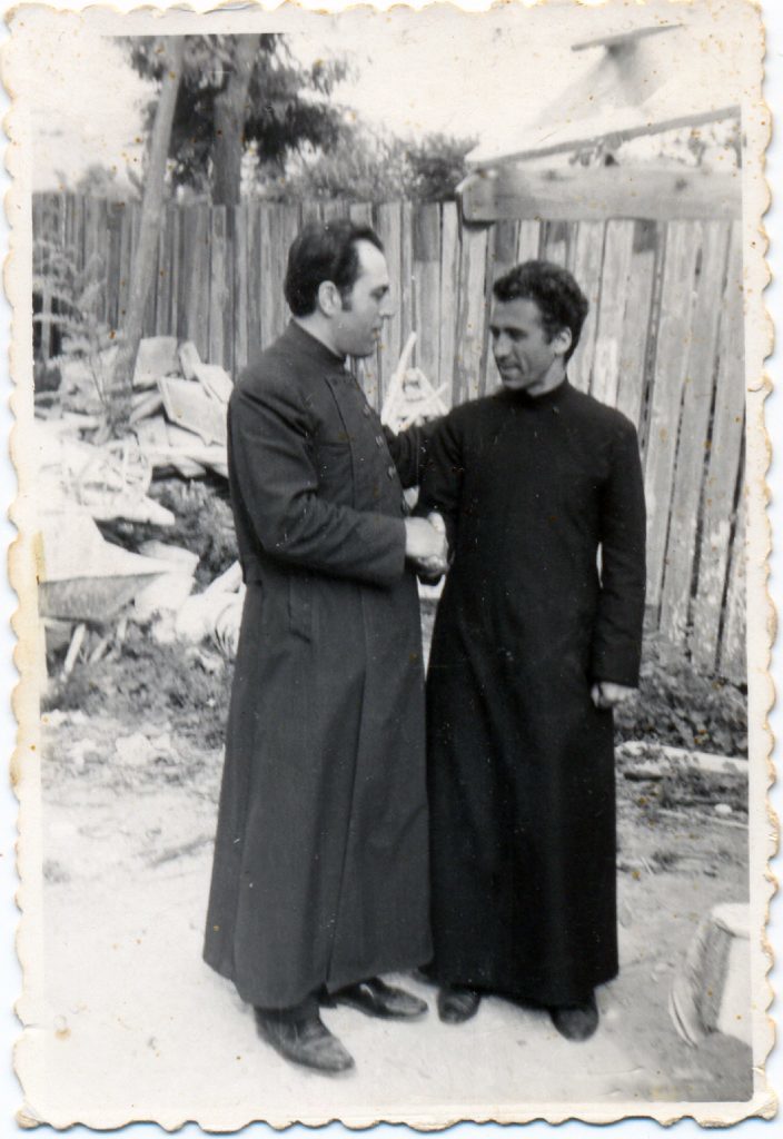 Le prêtre Gheorghe Calciu-Dumitreasa